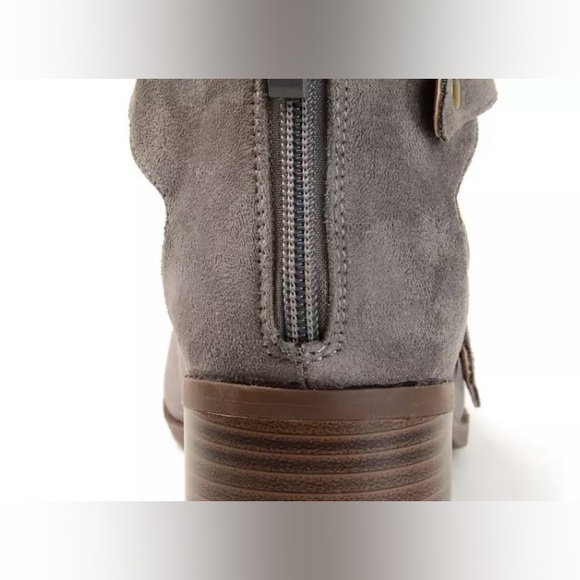 Journee Arbor Gray Faux Suede Heeled Strappy Sandals Sz 5.5 BNWOB - Picture 2 of 6